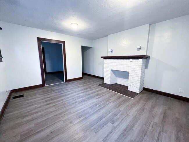 Foto del edificio - 3624 N Illinois St