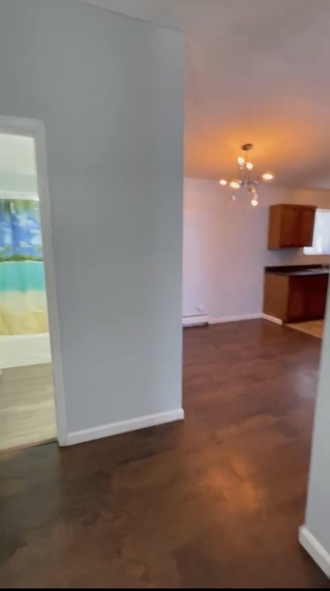 Building Photo - E 23rd 4 Plex