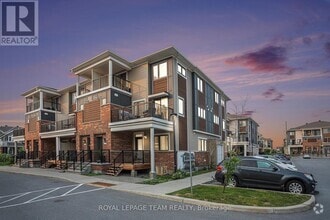 Building Photo - 57 Lyrid Private