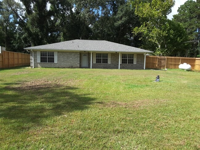 Building Photo - 18521 Railroad Ave
