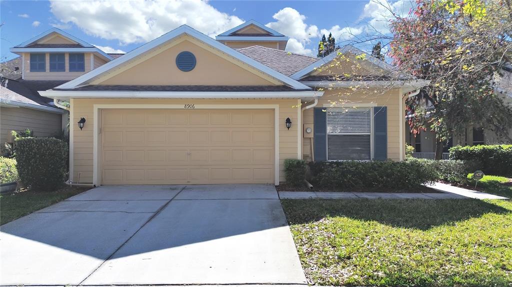 Foto principal - 8906 Iron Oak Ave