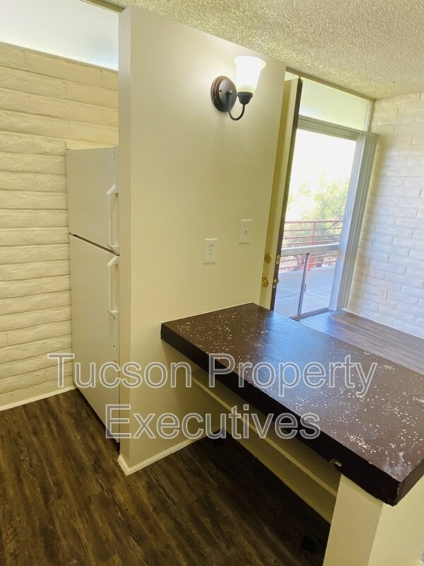 Building Photo - 20 N Leonora Ave