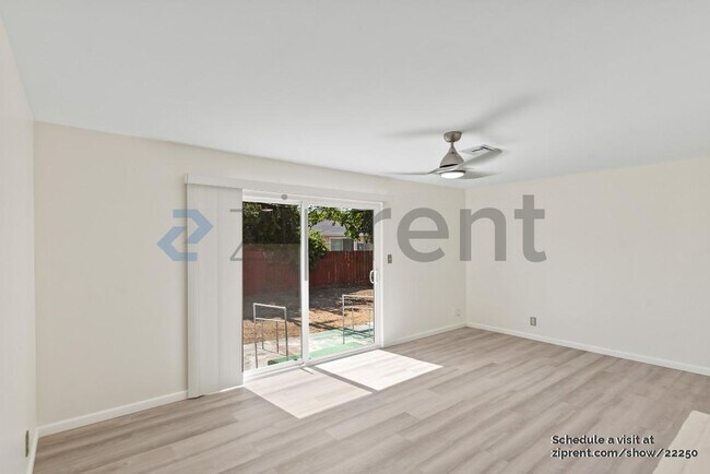 Building Photo - Unit