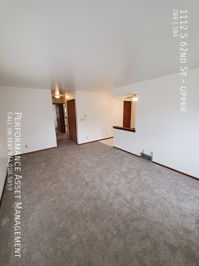 Foto del edificio - Cute 2BED/1BATH West Allis Upper