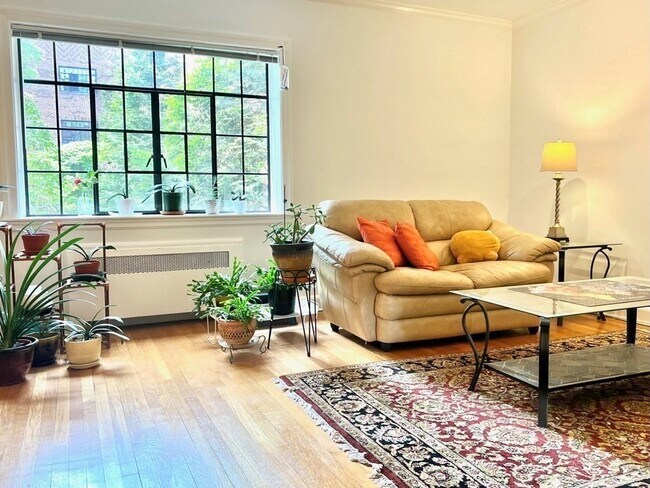 Foto del edificio - 110 Sewall Ave