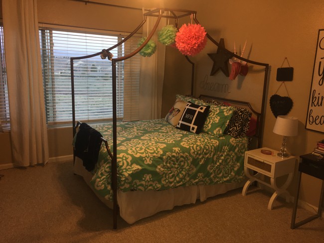 Foto del edificio - 8415 Pebble Creek Way