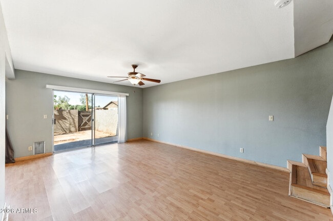 Building Photo - 2338 W Lindner Ave