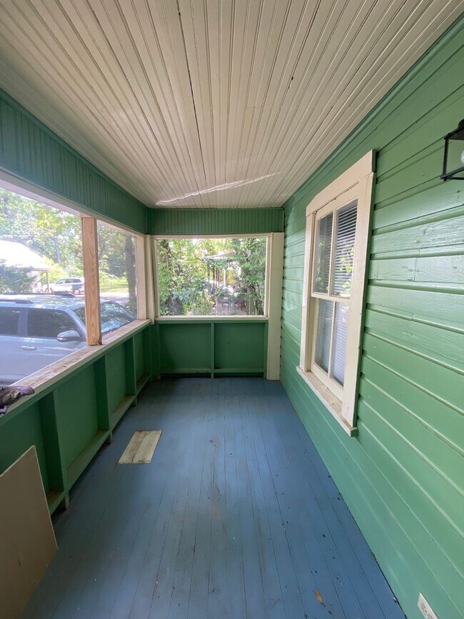 Foto del edificio - Walk to UF & Downtown!