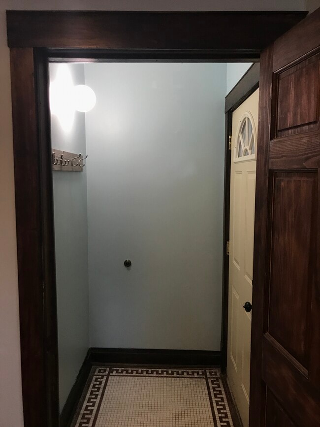 Foto del edificio - 3043 W Belden Ave