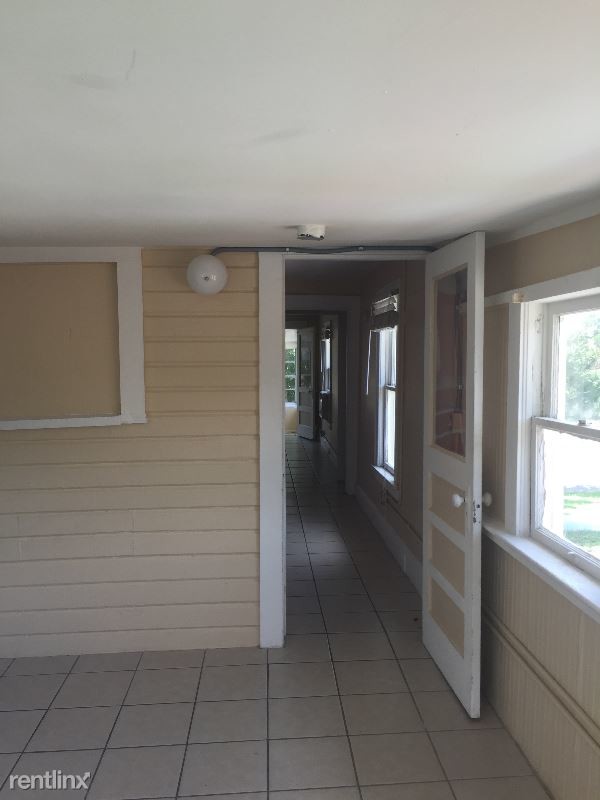 Building Photo - 308 N Peninsula Dr
