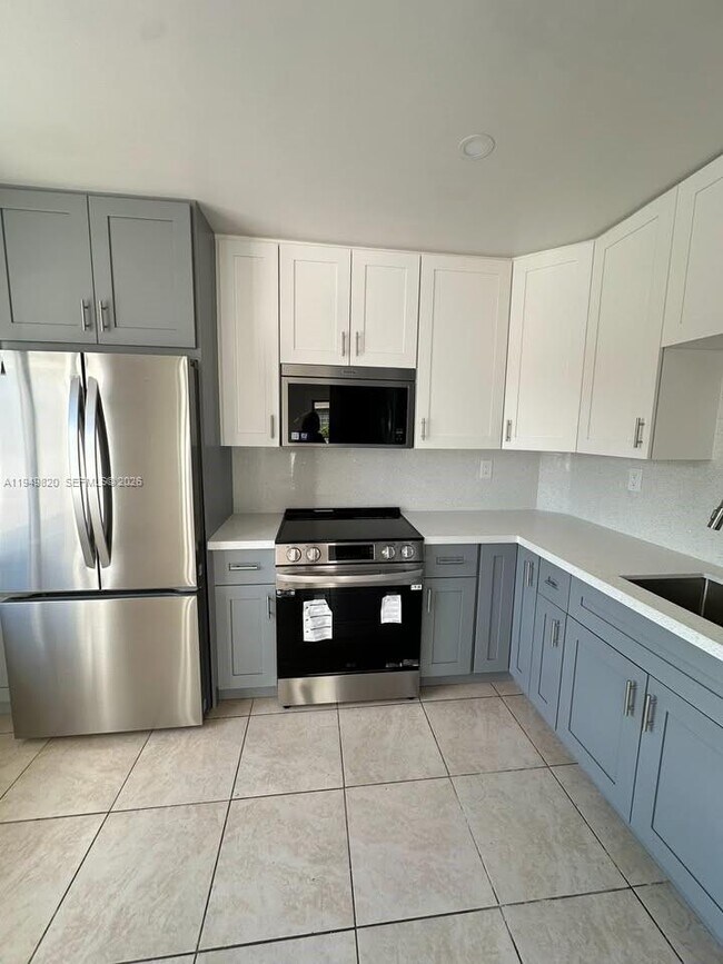 Foto del edificio - 2223 NW 4th St