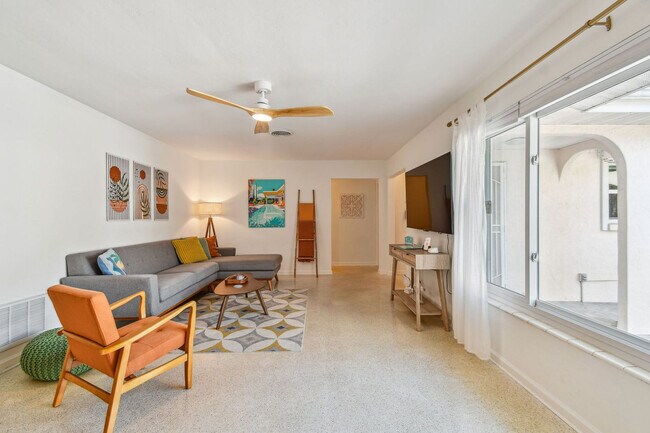 Foto del edificio - 3415 Fair Oaks Pl