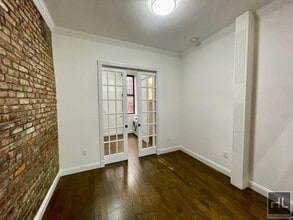 Building Photo - MOTT STREET