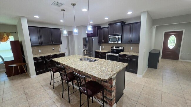 Foto del edificio - 3729 Isles Arbor Ln