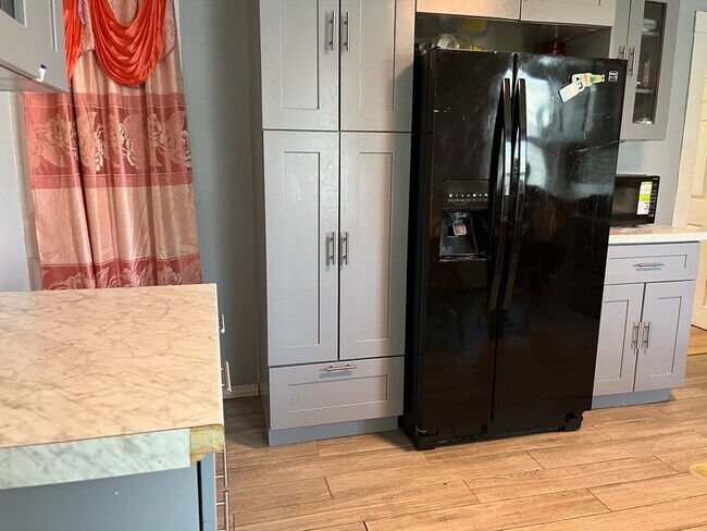 Foto del edificio - 15 Gershom Ave