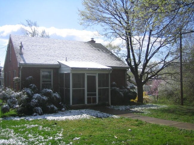 Foto del edificio - Charming 2 Bedroom House Downtown