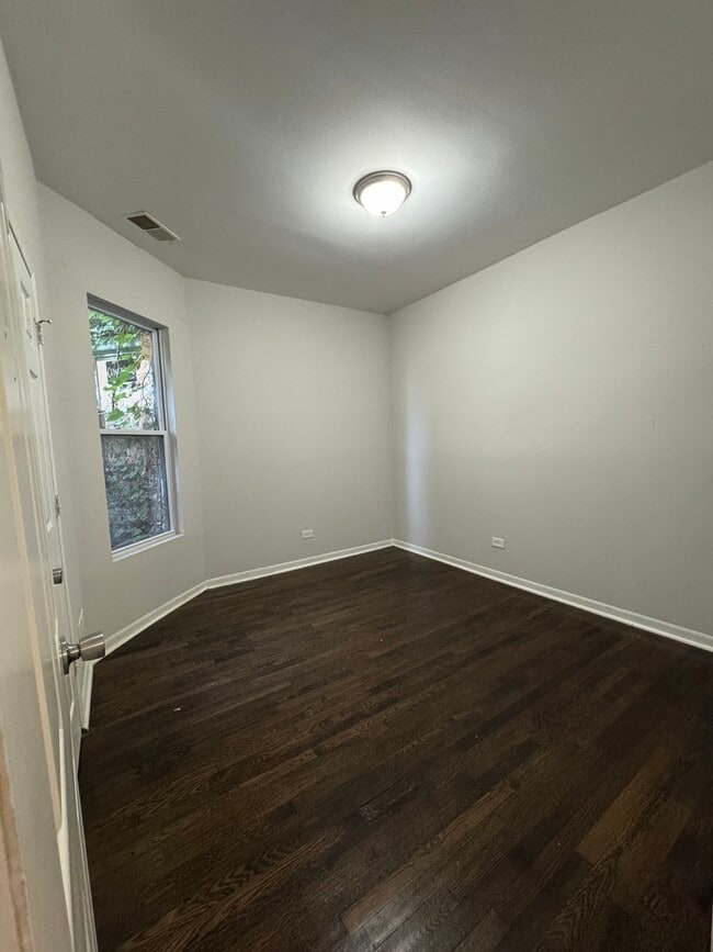 Building Photo - 6130 S Rhodes Ave