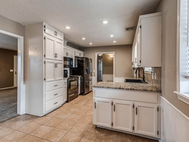 Foto del edificio - Beautiful 3 bedroom home in the heart of Coweta!