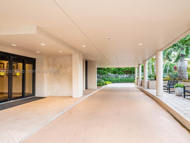 Foto del edificio - 5000 N Ocean Dr