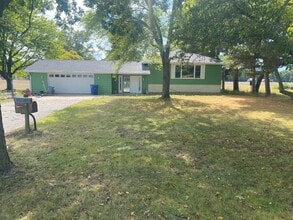 Building Photo - 2932 E 950 S