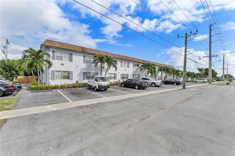 Foto principal - 395 SW 15th St