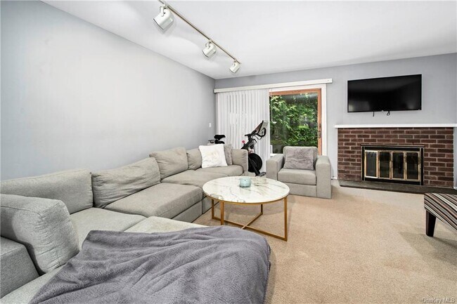 Foto del edificio - 41 Greenway Ln
