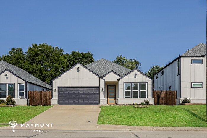 Foto principal - Farmhouse Style 4-Bedroom Home
