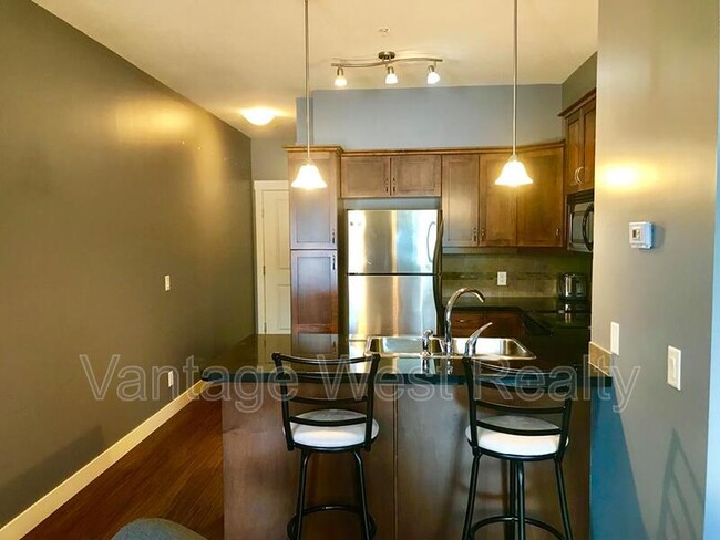 Photo du bâtiment - 3545-3545 Carrington Rd