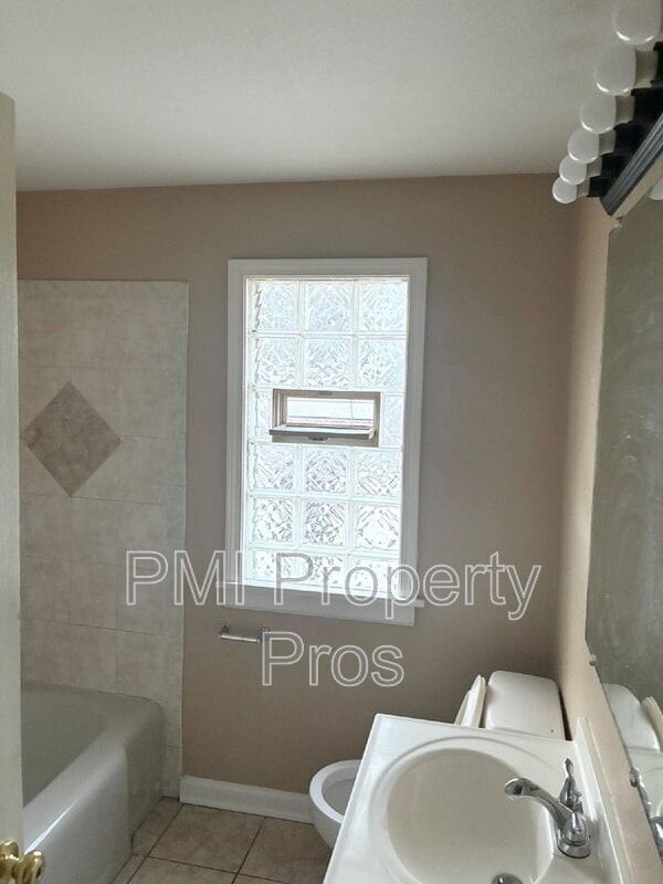 Building Photo - 4626 N 39th St