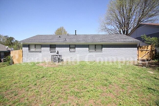 Foto del edificio - 2447 Wellons Ave