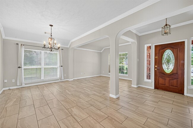 Foto del edificio - 7902 Fall Hollow Dr
