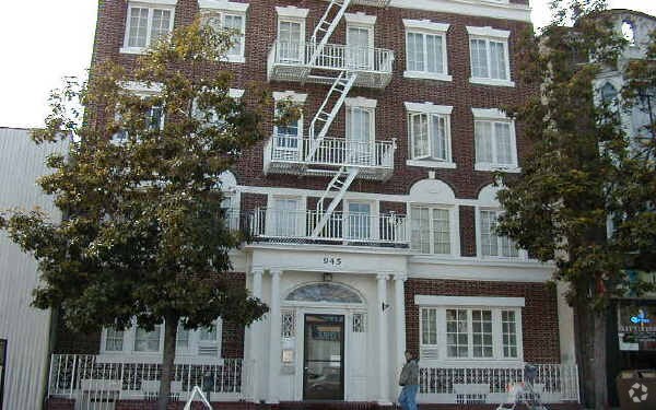 945 Larkin St - Randolph Apartments