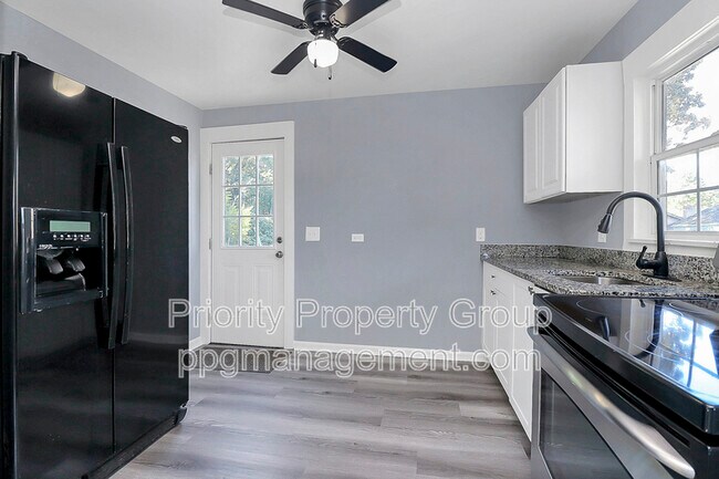 Foto del edificio - 1104 1/2 Linwood Road
