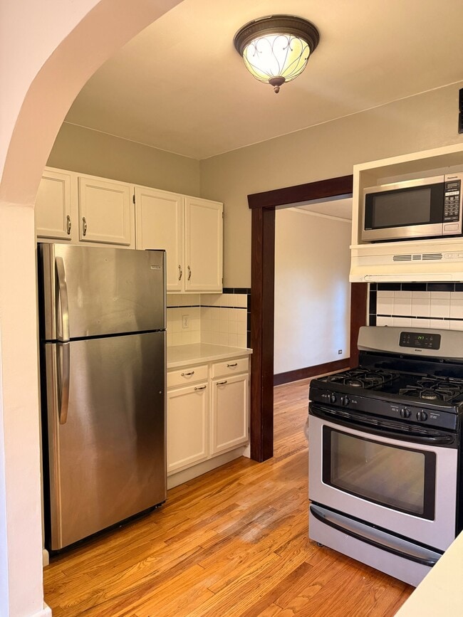 Photo - 1560 High St Apartment