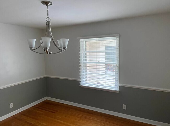 Foto del edificio - 1120 Ivy Ln