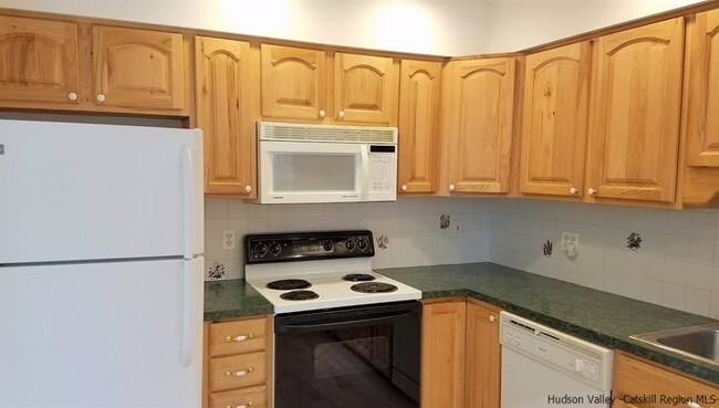 Foto del edificio - 404 Briarwood Ct