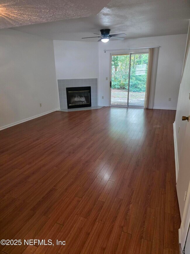 Foto del edificio - 4645 Barnes Rd S