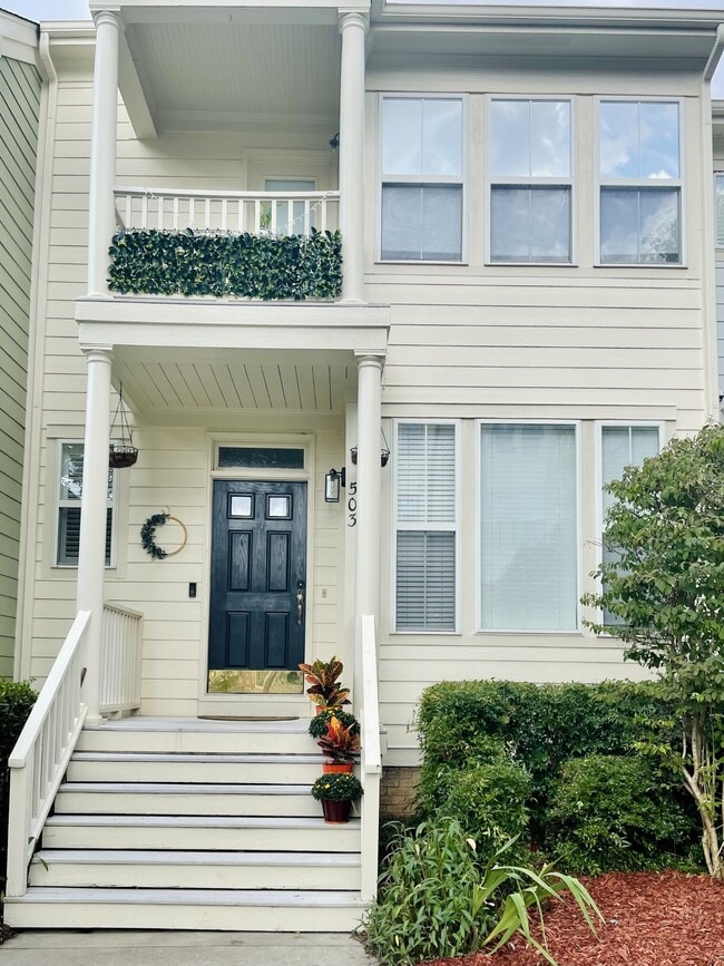 Building Photo - 503 Village Loop Dr