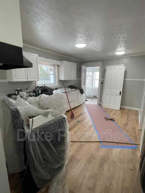 Building Photo - 5 Sheridan St