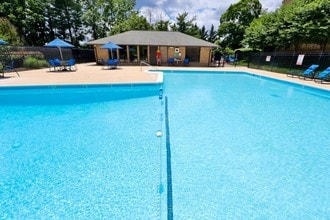 Building Photo - Montgomery Trace Apartment Homes