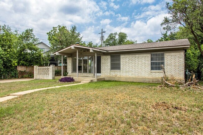 Foto del edificio - 4006 Bull Creek Rd