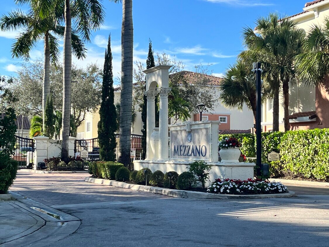 9845 Baywinds Blvd Unit 6301, West Palm Beach, FL 33411 Condo for