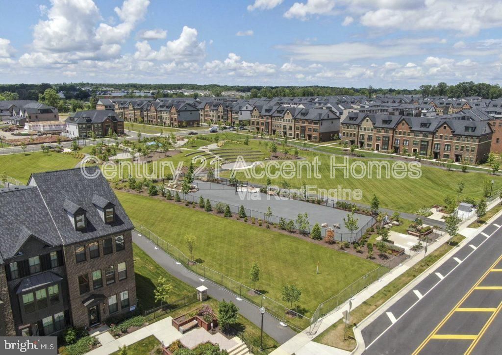 Building Photo - 43483 Charitable St