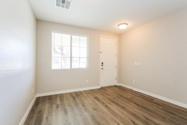 Building Photo - 10436 Scotch Elm Ave