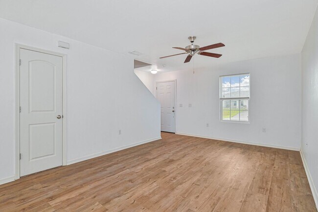 Building Photo - 3BR/2.5BA Cape Coral Home w/ 2-Car Garage & Spacious Yard – Available Now!