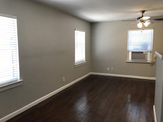 Building Photo - 4815 Live Oak St