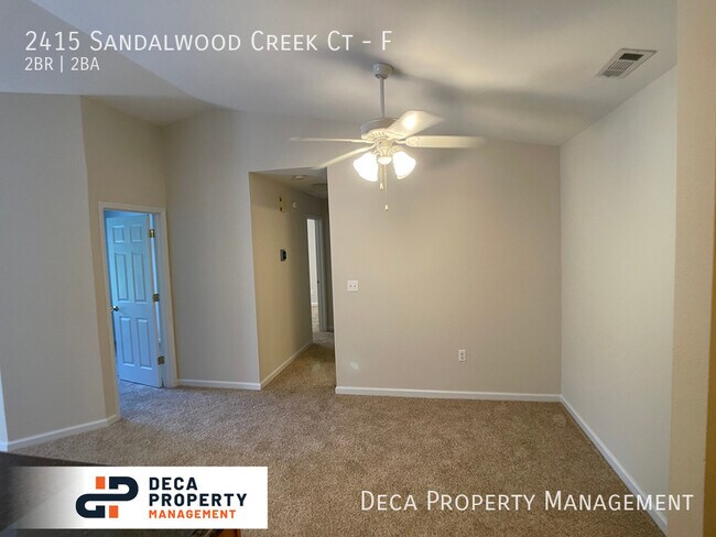 Foto del edificio - 2415 Sandalwood Creek Ct