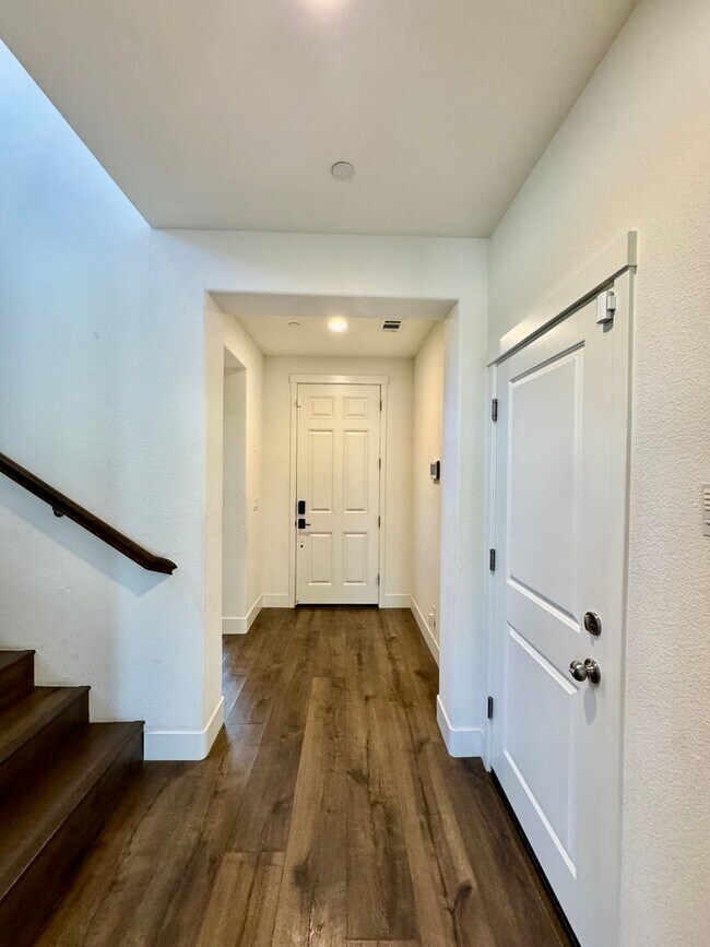 Foto del edificio - 5 Bedroom 3 Bath Home with Pool, pool and ...