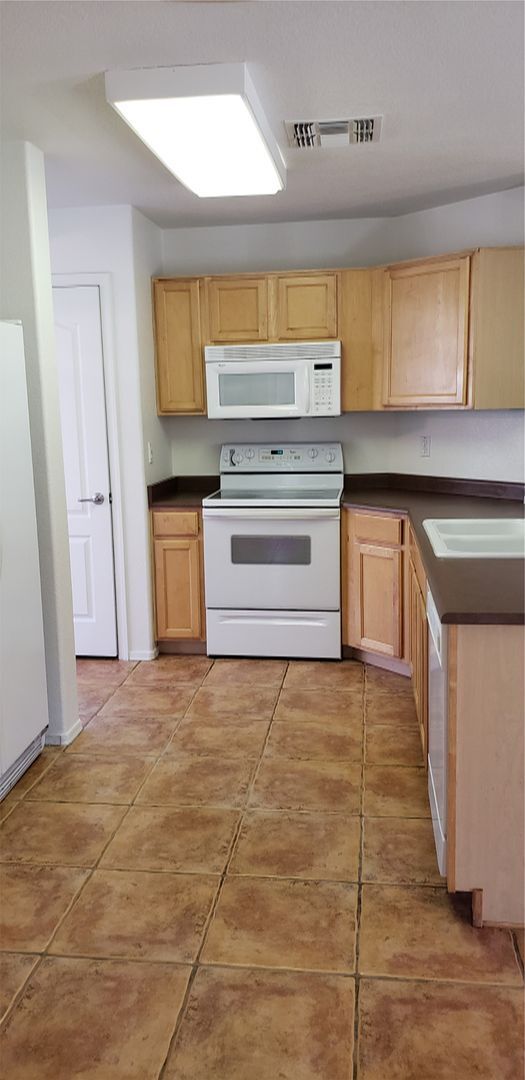Building Photo - Beautiful Gilbert Home in San Tan Ranch!