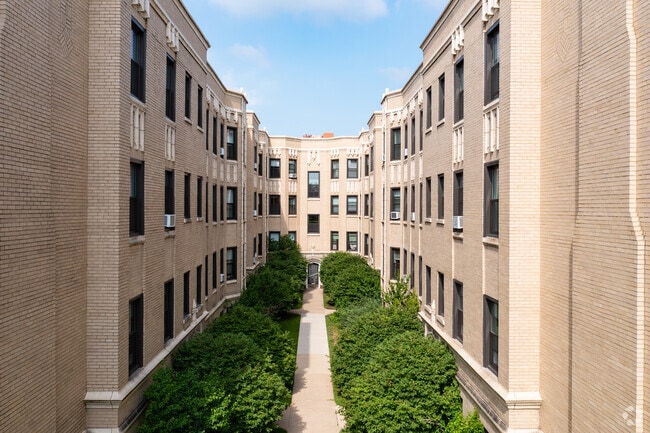 Building Photo - 910 Judson